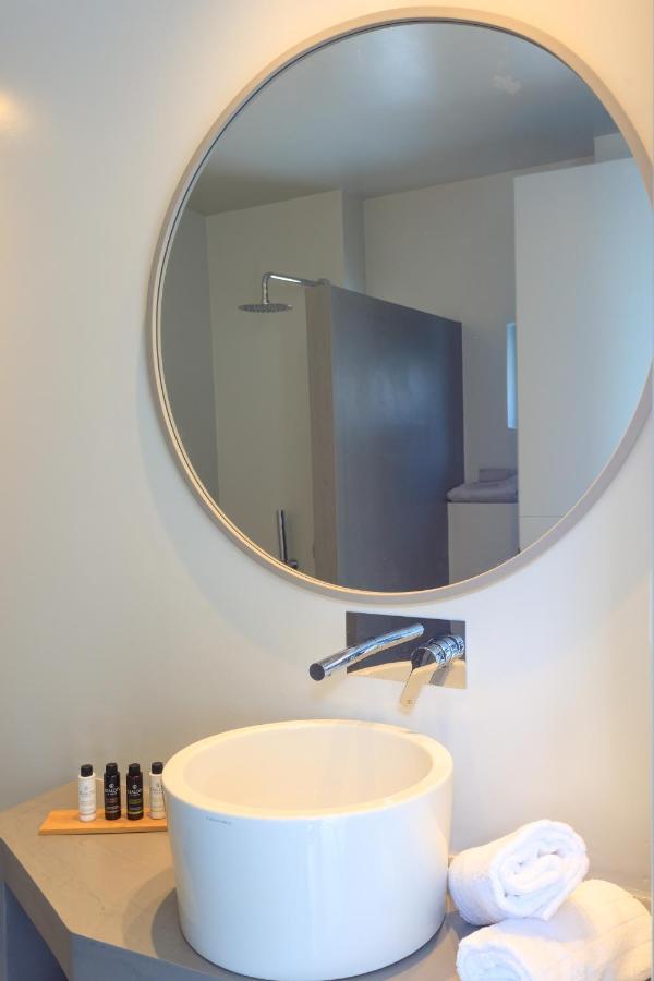 Iliades Luxury Boutique Suites Баци Екстериор снимка